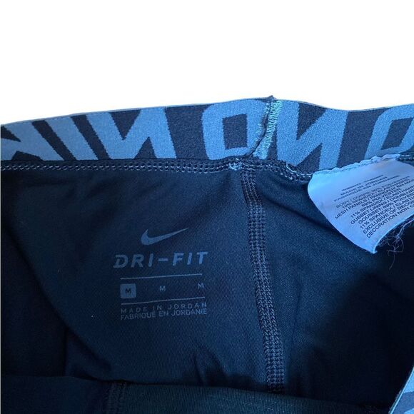 Nike Pro Black Compression Leggings Size Medium - Picture 3 of 5